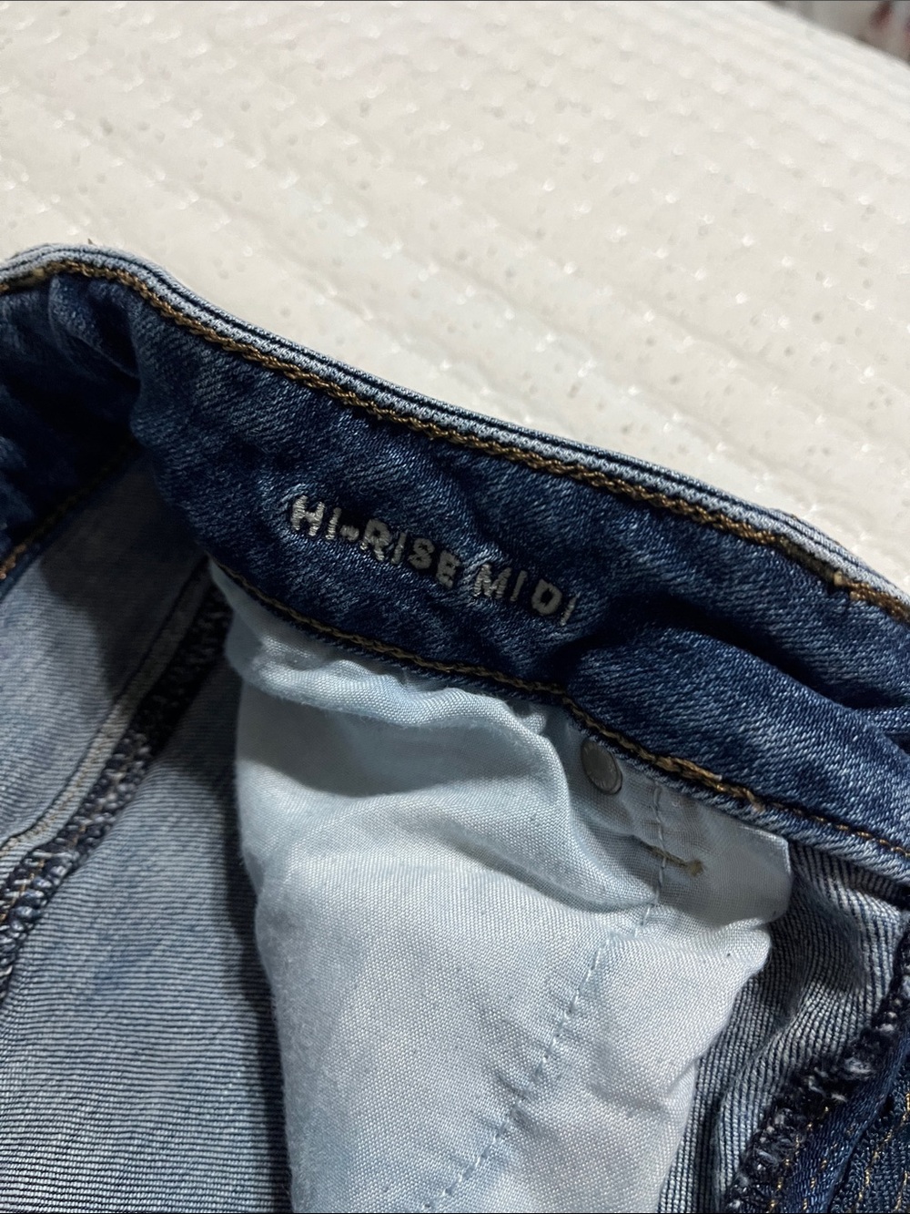 American Eagle Outfitters Medium Blue Distressed Denim Shorts - Picture 2 of 4